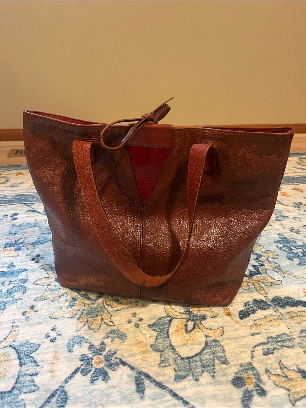 Classic Falor Le Borse Brown Leather Tote Bag - Stylish Everyday Carry